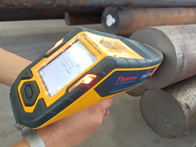 Metal material detector